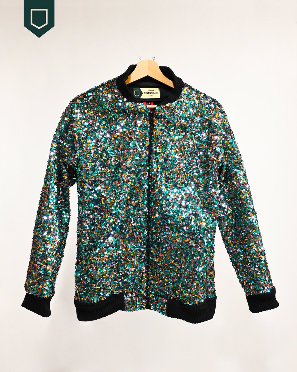 bendmaerschalck's tweet photo. 🪩 #handmade #sewing #glitter #bomberjacket https://t.co/1sLs1DgKFP