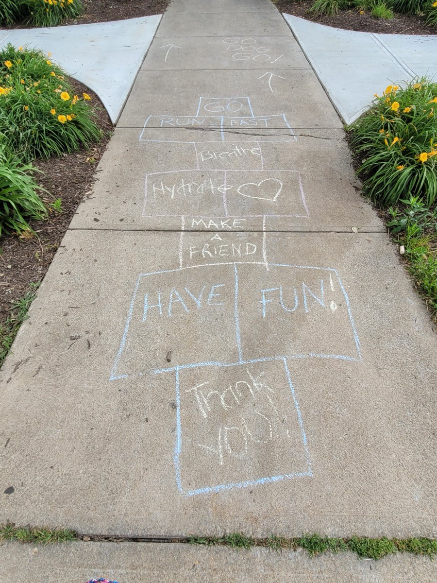ShakerLibrary's tweet image. Good morning Shaker Heights. 💛

And a special &quot;good morning&quot; to whoever drew us this hopscotch that doubles as a (much needed) pep talk. 

&quot;Go! Run fast! Breathe! Hydrate! Make a friend! Thank you!&quot;