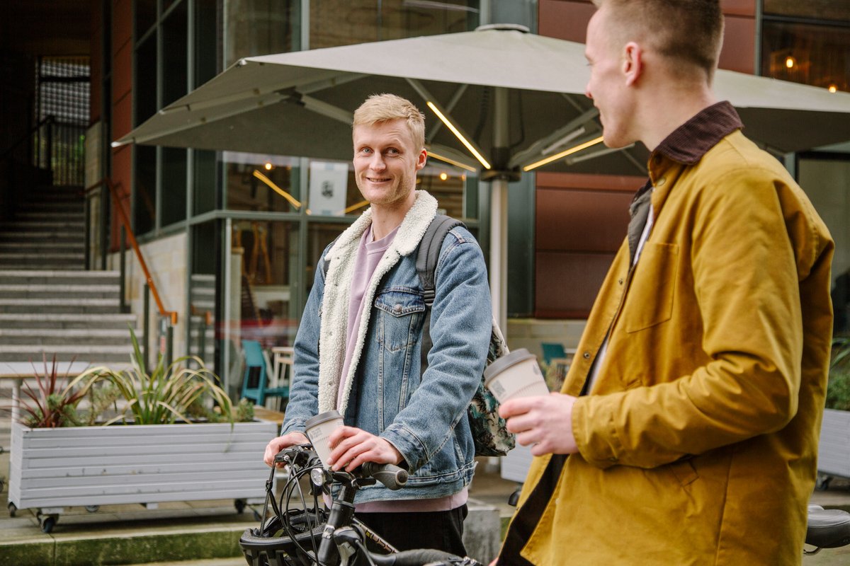 Refill's tweet photo. Introducing our partners @Circularandco🤩the EXCLUSIVE returnable cup provider of our #RefillReturnCup scheme which launched in Bristol last week! Their epic new Circular Returnable Cup is 100% recyclable up to 6 times &amp; designed to last over 500 wash cycles🙌 #BrewedinBristol https://t.co/cYxMbpXeb0