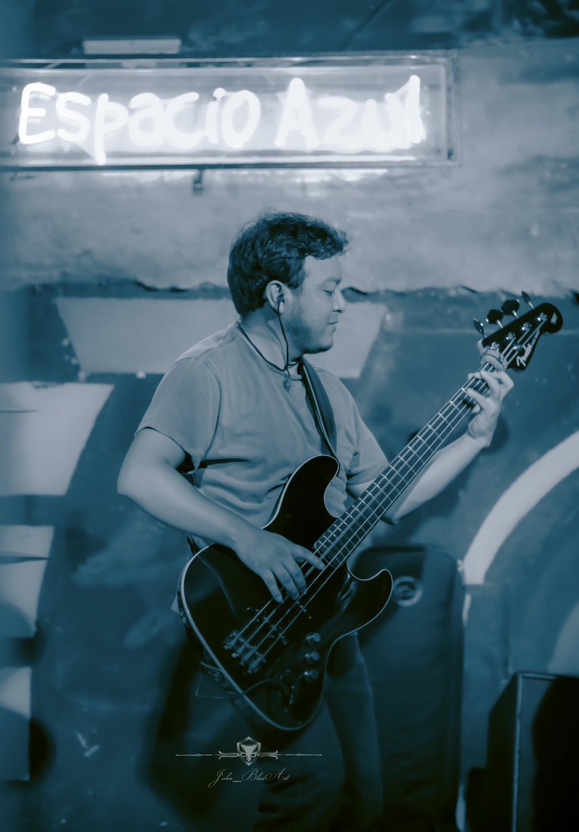 SindormeBand's tweet photo. Uno de los proyectos de nuestro querido ex-baterista John Blue Art 📸
Fotografías del evento pasado en Centro Cultural Guitar Class https://t.co/3zXT7FUa0Q