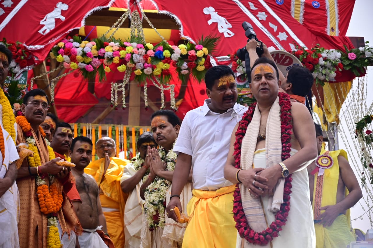 रांची में जगन्नाथ रथ यात्रा में शामिल हुए राज्यपाल और मुख्यमंत्री, देखें PHOTO-Governor and Chief Minister participated in Jagannath Rath Yatra in Ranchi, see photo