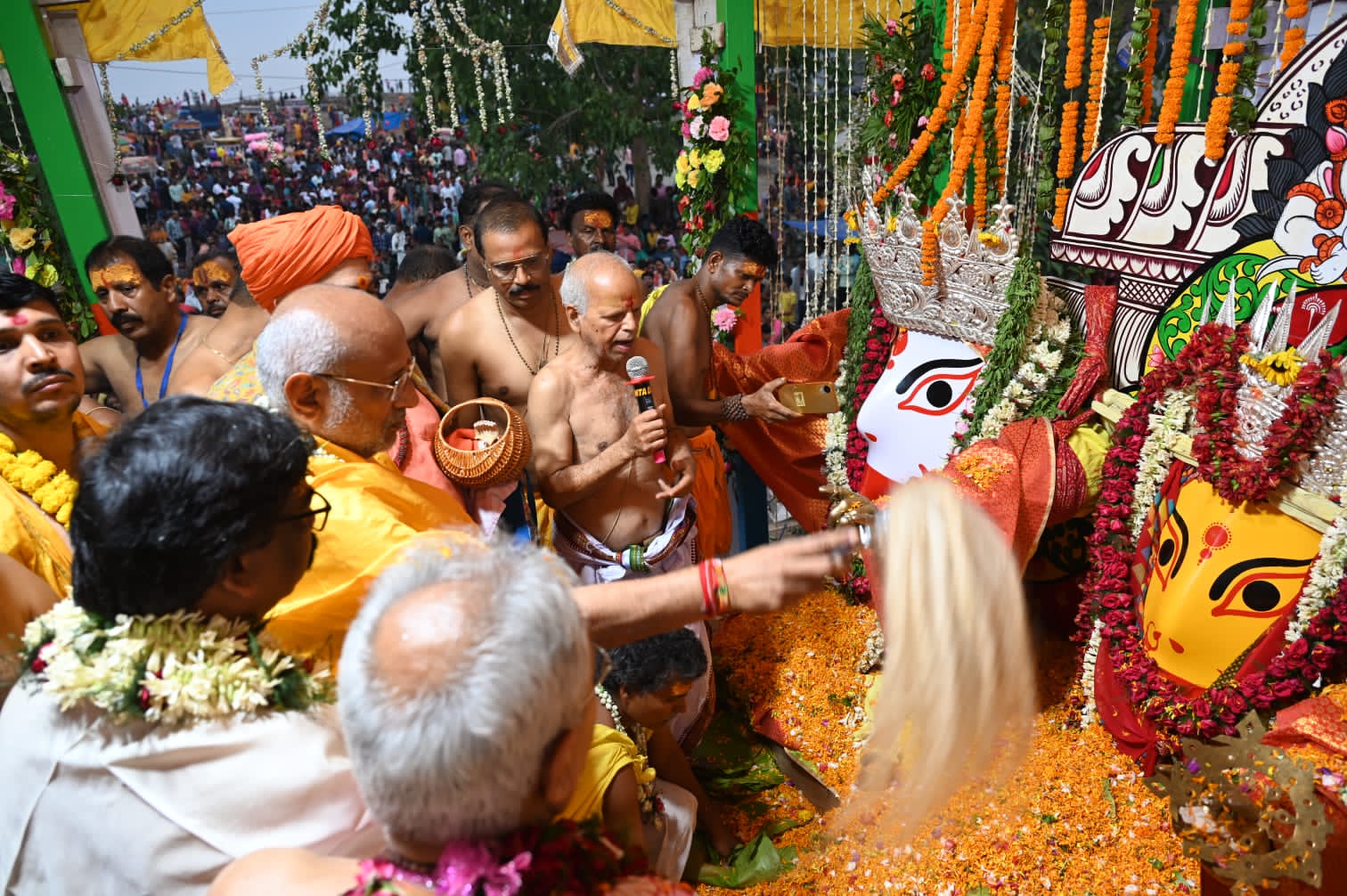 रांची में जगन्नाथ रथ यात्रा में शामिल हुए राज्यपाल और मुख्यमंत्री, देखें PHOTO-Governor and Chief Minister participated in Jagannath Rath Yatra in Ranchi, see photo