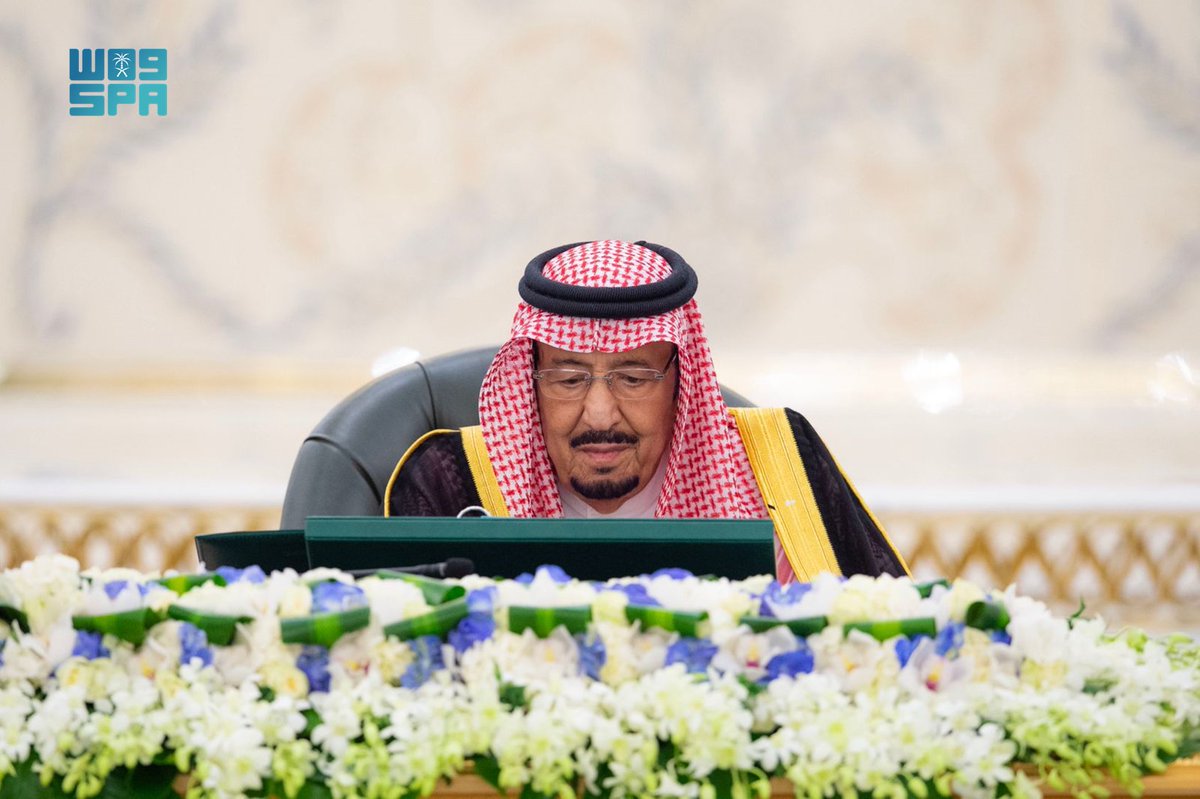spagov's tweet image. خلال ترؤسه جلسة #مجلس_الوزراء..
#خادم_الحرمين_الشريفين يرحب بالقادمين إلى المملكة من مختلف دول العالم لأداء مناسك الحج، ويؤكد اعتزاز هذه البلاد بخدمة بيت الله العتيق ومسجد نبيه الكريم صلى الله عليه وسلم، ورعاية أمور قاصديهما، والسهر على أمنهم وسلامتهم وراحتهم بأعلى درجات العناية…