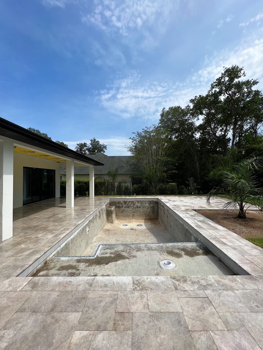 aguaconstruct's tweet image. Travertine deck looking amazing and now this new pool we&apos;re building in St Augustine is ready for interior plaster next!

We don&apos;t just build pools; we build your personal oasis 🌴
(386) 246-7212
#poolbuilder