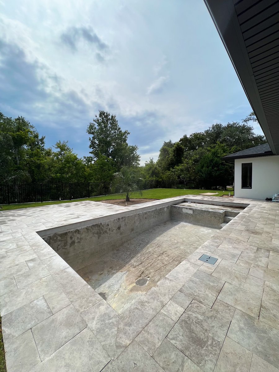 aguaconstruct's tweet image. Travertine deck looking amazing and now this new pool we&apos;re building in St Augustine is ready for interior plaster next!

We don&apos;t just build pools; we build your personal oasis 🌴
(386) 246-7212
#poolbuilder