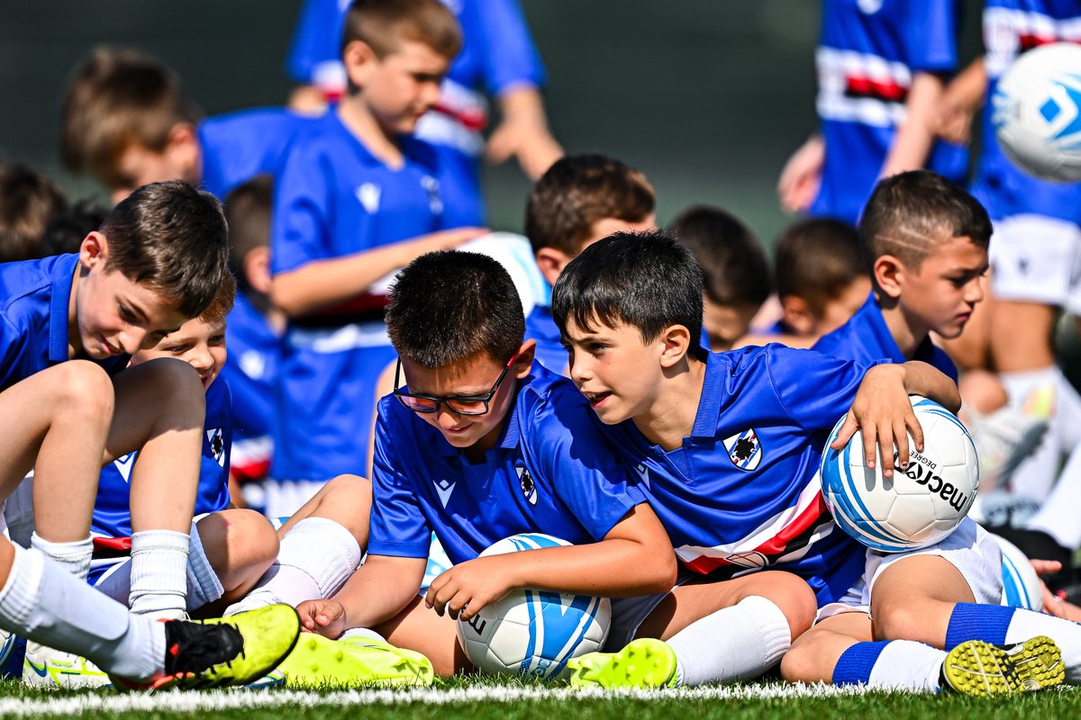 sampdoria's tweet photo. 📸 | GALLERY
#SampCamp, day 2️⃣
🔵⚪️🔴⚫️⚪️🔵 https://t.co/W51ixp9UKB