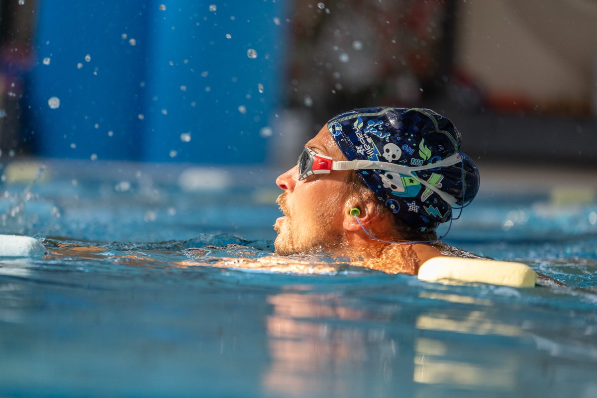 Lgrandlarge's tweet photo. [PRÉPA PHYSIQUE] Plouf 🏊
Les lundis et mercredis matin, nos adhérents ont rendez-vous à la piscine Bois du château où ils se jettent à l’eau pour travailler renforcement musculaire et aisance aquatique 💪 🐠

#LGL #MadeInLorientLaBase #CourseAuLarge #Sailing
#Racing https://t.co/5FbkxHRU5Z