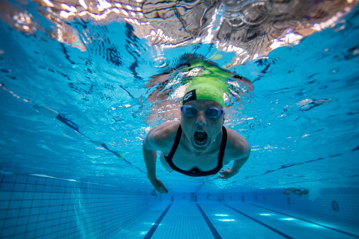 Lgrandlarge's tweet photo. [PRÉPA PHYSIQUE] Plouf 🏊
Les lundis et mercredis matin, nos adhérents ont rendez-vous à la piscine Bois du château où ils se jettent à l’eau pour travailler renforcement musculaire et aisance aquatique 💪 🐠

#LGL #MadeInLorientLaBase #CourseAuLarge #Sailing
#Racing https://t.co/5FbkxHRU5Z