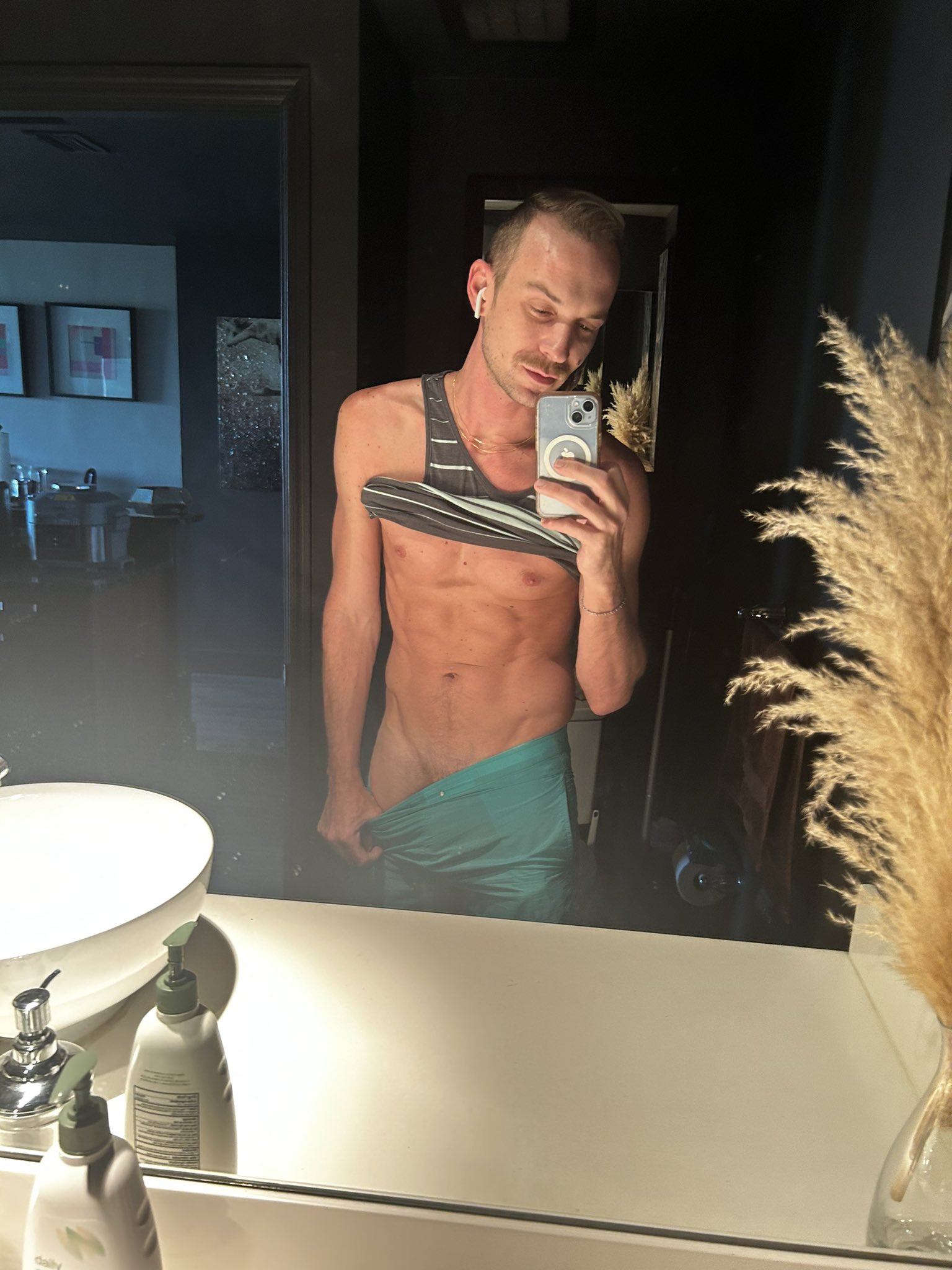 Brayden St.Jaymes on Twitter "Hey Twitter…it’s been a while 😏 https