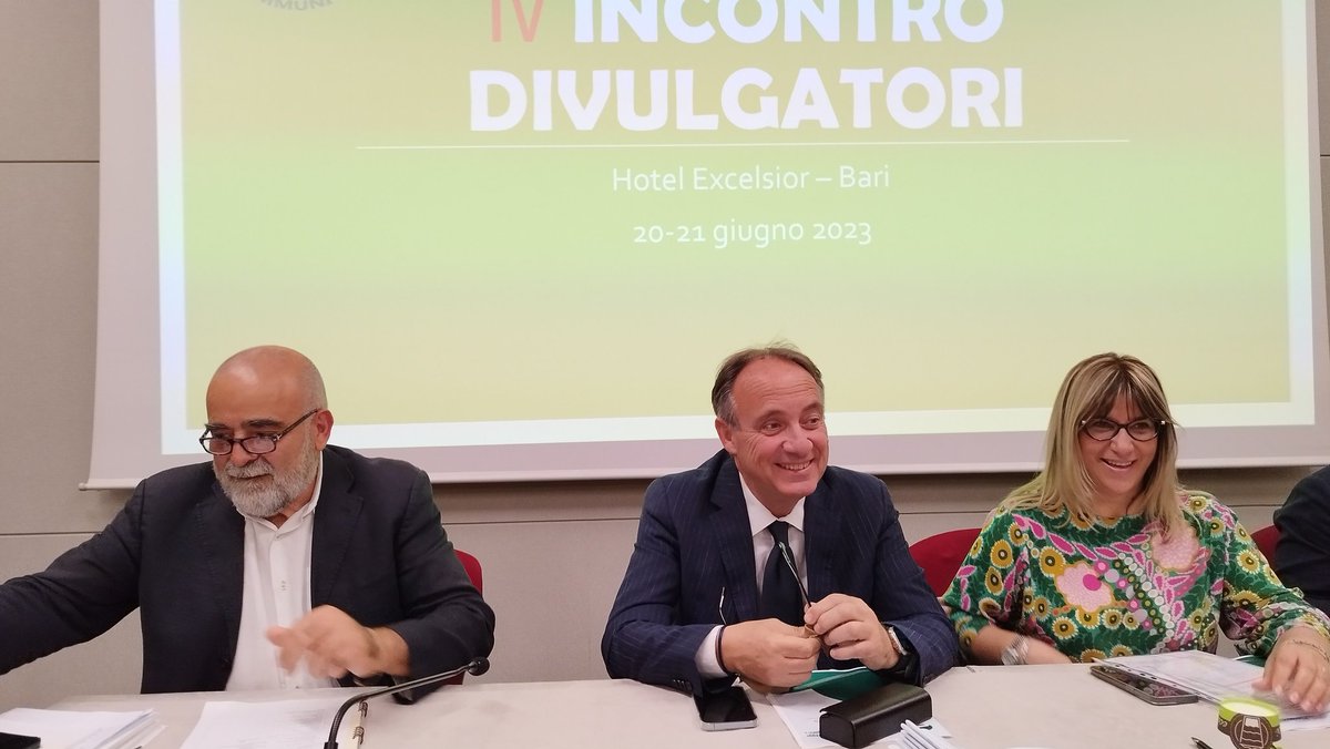 CislPuglia's tweet image. #20giugno a Bari, #Communitas @CastellucciAnto a iniziativa @FilcaCislPuglia: &quot;la #partecipazione è una visione d’insieme che, facendo leva sullo sviluppo e del lavoro, edifica una società, una Puglia e un Paese migliore” #unpostoaltavolo