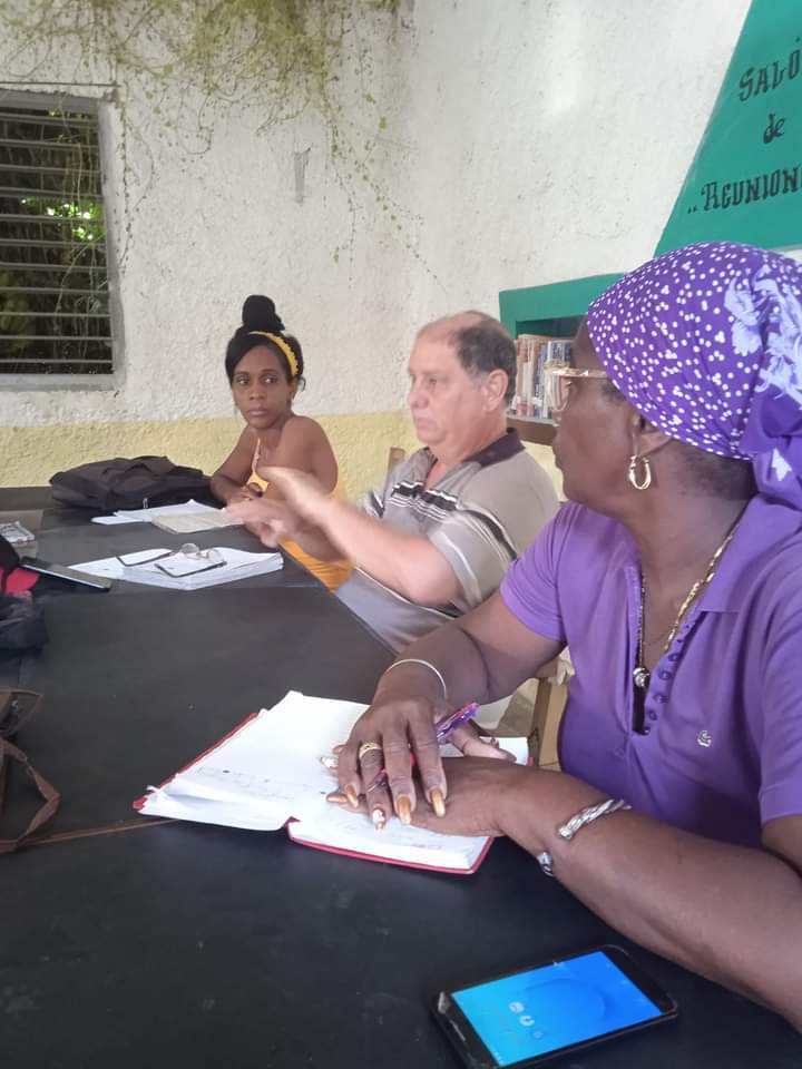 En la mañana de hoy se efectúa la comisión de cuadro del municipio #LosPalacios #PinardelRío. 
#ALaPatriaManosYCorazon
<a href="/CAMLosPalacios1/">CAM Los Palacios</a> <a href="/DaniellysSanch6/">Daniellys Sanchez</a> <a href="/CMontiller/">Osvaldo C. Vento Montiller</a> <a href="/YamileRamosCord/">Yamilé Ramos Cordero</a> <a href="/GobiernoCuba/">Gobierno Cuba 🇨🇺</a> <a href="/AlieskyPita/">Aliesky Pita</a> @NiurkaGonzles1 <a href="/AmppLosPalacios/">Asamblea Municipal Del Poder Popular Los Palacios</a> <a href="/CarlosM660424/">Carlos Manuel de la Cruz Palacios</a>