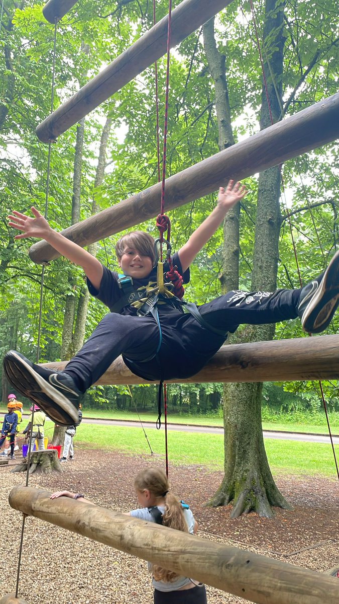 ThorngrovePrep's tweet photo. Jacob’s Ladder conquerors @PGLTravel  #SchoolTrip #TripsWeek 💚💙 https://t.co/X5mVZNkOM4
