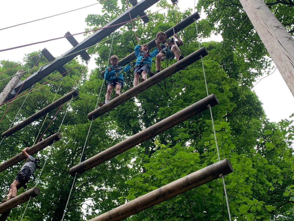 ThorngrovePrep's tweet photo. Jacob’s Ladder conquerors @PGLTravel  #SchoolTrip #TripsWeek 💚💙 https://t.co/X5mVZNkOM4