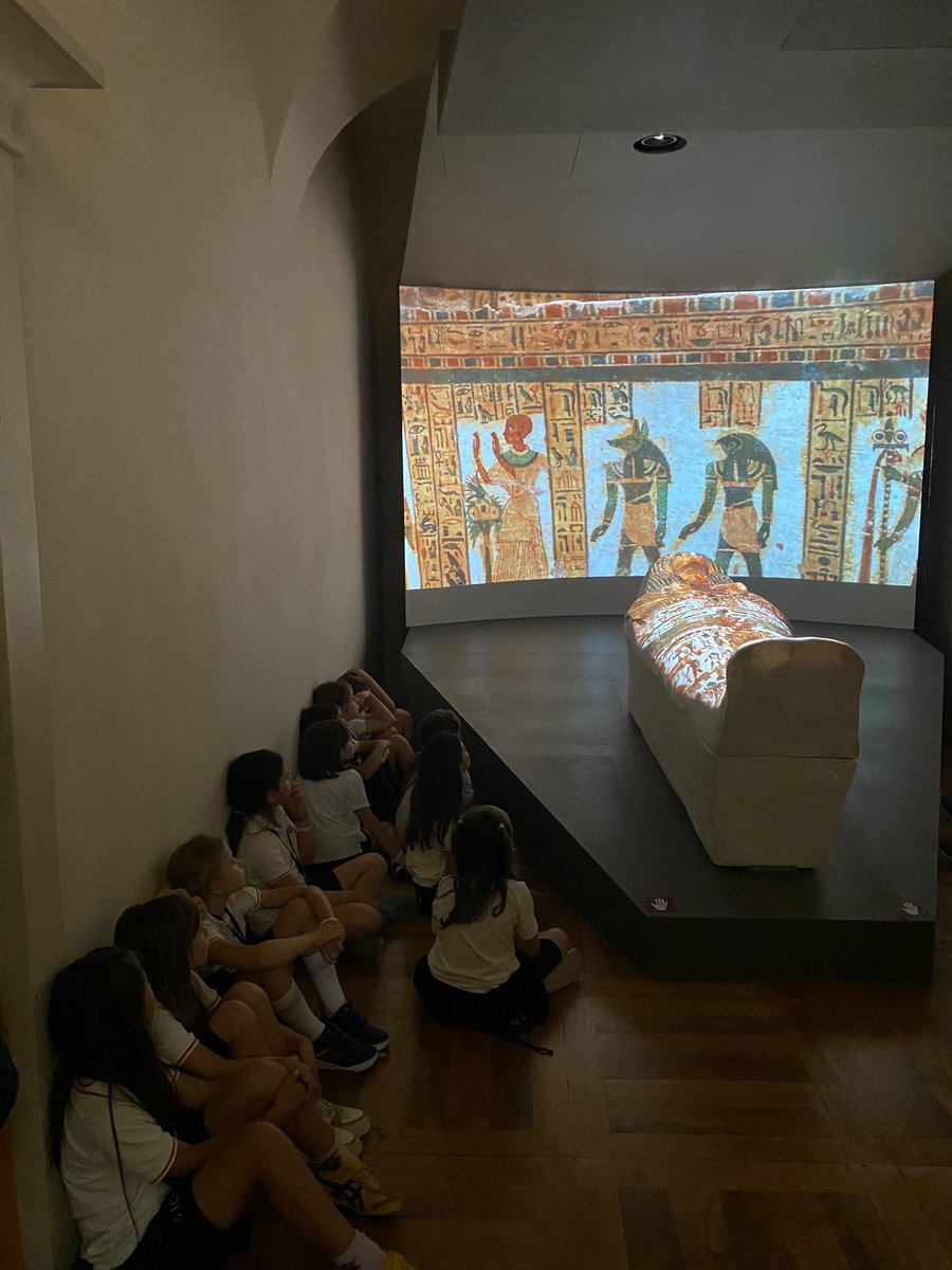 It’s school trip season! 🚌 Last week we visited the Natural History Museum and the Egyptian Museum. The children amazed me with all the knowledge they had retained.