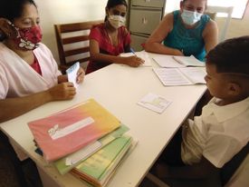 CMaceitos's tweet photo. Continúa el diagnóstico con los niños de preescolar en la tarea de pronunciación donde los niños desarrollan su expresión oral. #zuzelchacon #dmemella #DpeSantiago #primerainfancia #Mella https://t.co/DHFdgNRt9g