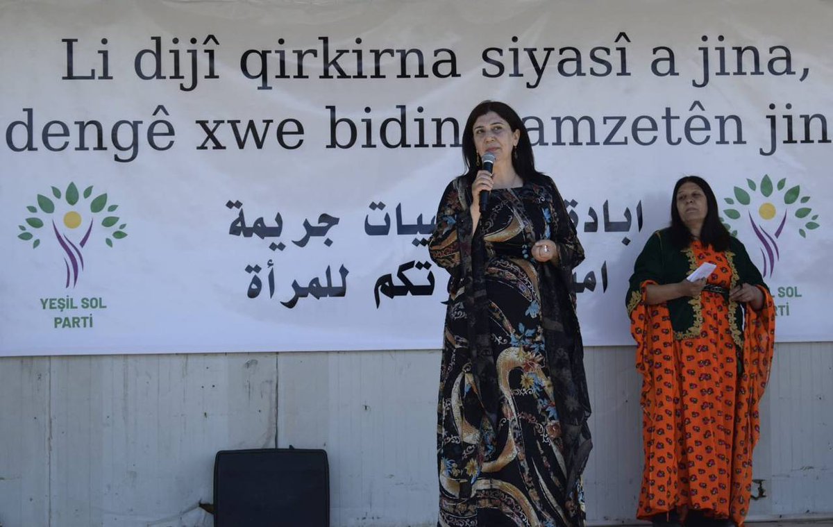 UIKIONLUS's tweet photo. Annunciata l'identità dei martiri nell'attacco di droni della #Turchia

🌹 Co-presidente del Consiglio di Qamishlo, Yusra Derwîş,
🌹 Vicepresidente del Consiglio di Qamishlo, Lîman Şiwêş
🌹 Autista, Furat Tûma

▪️Co presidente del Consiglio di Qamishlo, Gabî Şûman, è stato ferito https://t.co/elpf0iPTIl