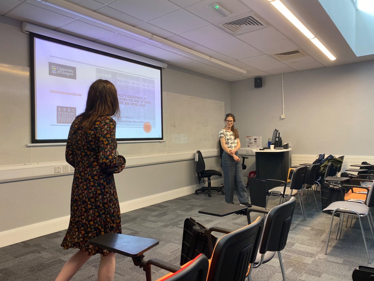 AislingOBoyle1's tweet photo. “Migrant family’s engagement in child’s education” research seminar by Dr Marta Moskal https://t.co/ddCqi4MM8t @moskal_marta  begins @QUBSSESW introduced by @rmloader https://t.co/OWSdfmGJdH