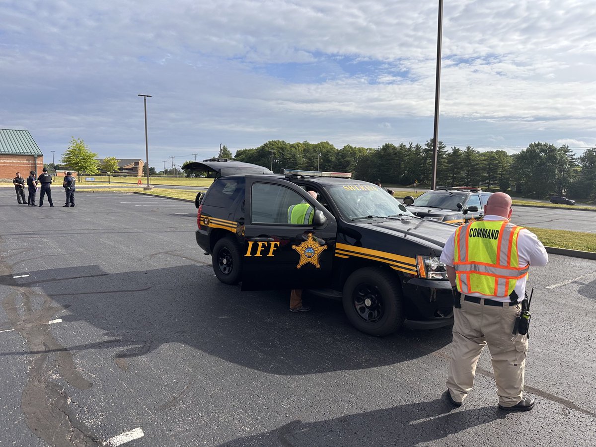 ⁦<a href="/Kings_Schools/">Kings Local Schools</a>⁩ ⁦<a href="/CISKnights/">CIS Knight Nation</a>⁩ Training this morning at Columbia Intermediate School today with ⁦<a href="/WCSO_Ohio/">Warren Co Sheriff</a>⁩ ⁦<a href="/DTFRWarrenCoOH/">Deerfieldtwp Fire</a>⁩ We greatly appreciate our relationships with our first responders.
