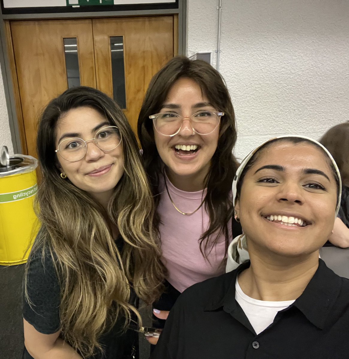 IlyehNahdiSLT's tweet image. reunions #classof2019 🩷🧡 @MandaAmelitaSLT @ParisKurban @talkingWhitSLTs @CityLCS