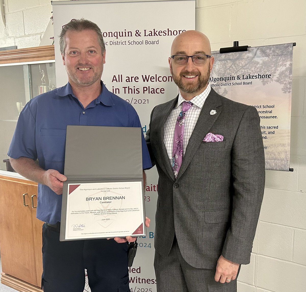 Congratulations Bryan Brennan, for being the third 2022/23 school year recipient of the CUPE Staff Recognition Award! Bryan is a valuable member of the school community who goes above and beyond everyday at <a href="/HNM_Marysville/">Holy Name of Mary Catholic School</a>. 
#ALCDSBMYSP
@DavidDeSantis22
