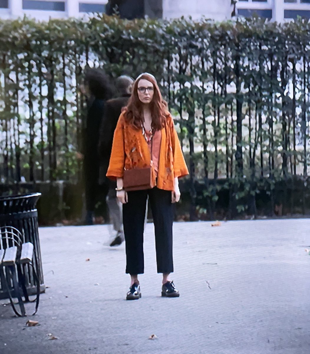 nellepetrovaa's tweet photo. @jodiecomerstan this is all i have but i’m assuming you mean the edited one where she’s smaller right? 😭 https://t.co/mtfpPTjGnt