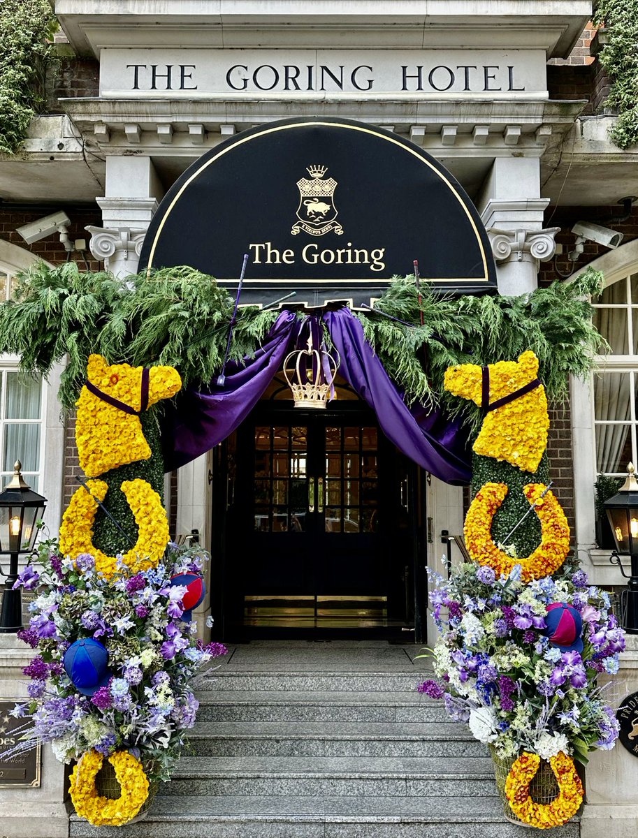 Ascot arrives at @TheGoring with true Pulbrook and Gould style!

#pulbrookandgould #flowers #london #ascot #goring