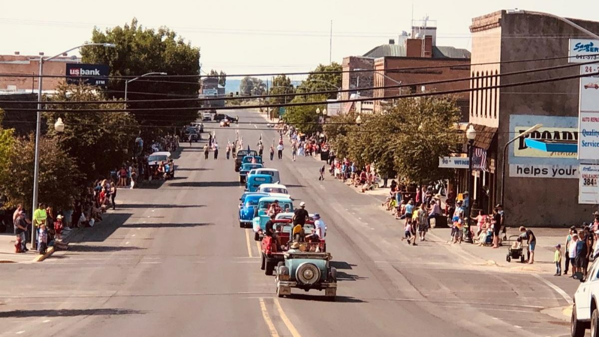 ORSaves's tweet image. Hey Burns residents—we'll be in southeastern Oregon next week to talk about #retirementsavings w/ @ORSaves!

Business owner? Join Eastern Oregon Workforce Board's info session (6/27, 11am, Central Hotel) &amp;amp; learn how Oregon's #autoenrollment #retirement program benefits employees