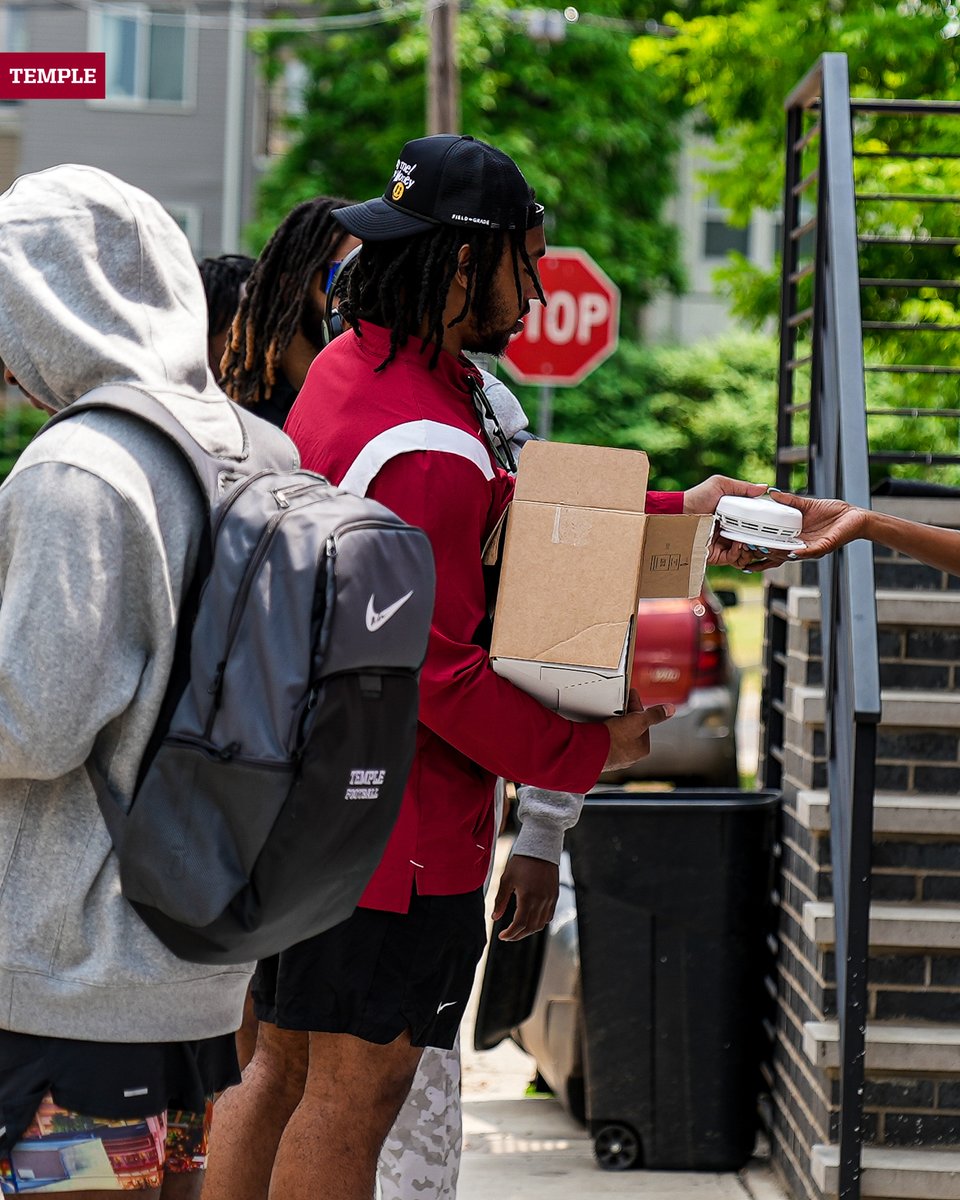 Temple_FB's tweet photo. We are committed to serving our North Philly Community
#TempleTUFF #MenOfService https://t.co/018PgRlcoJ