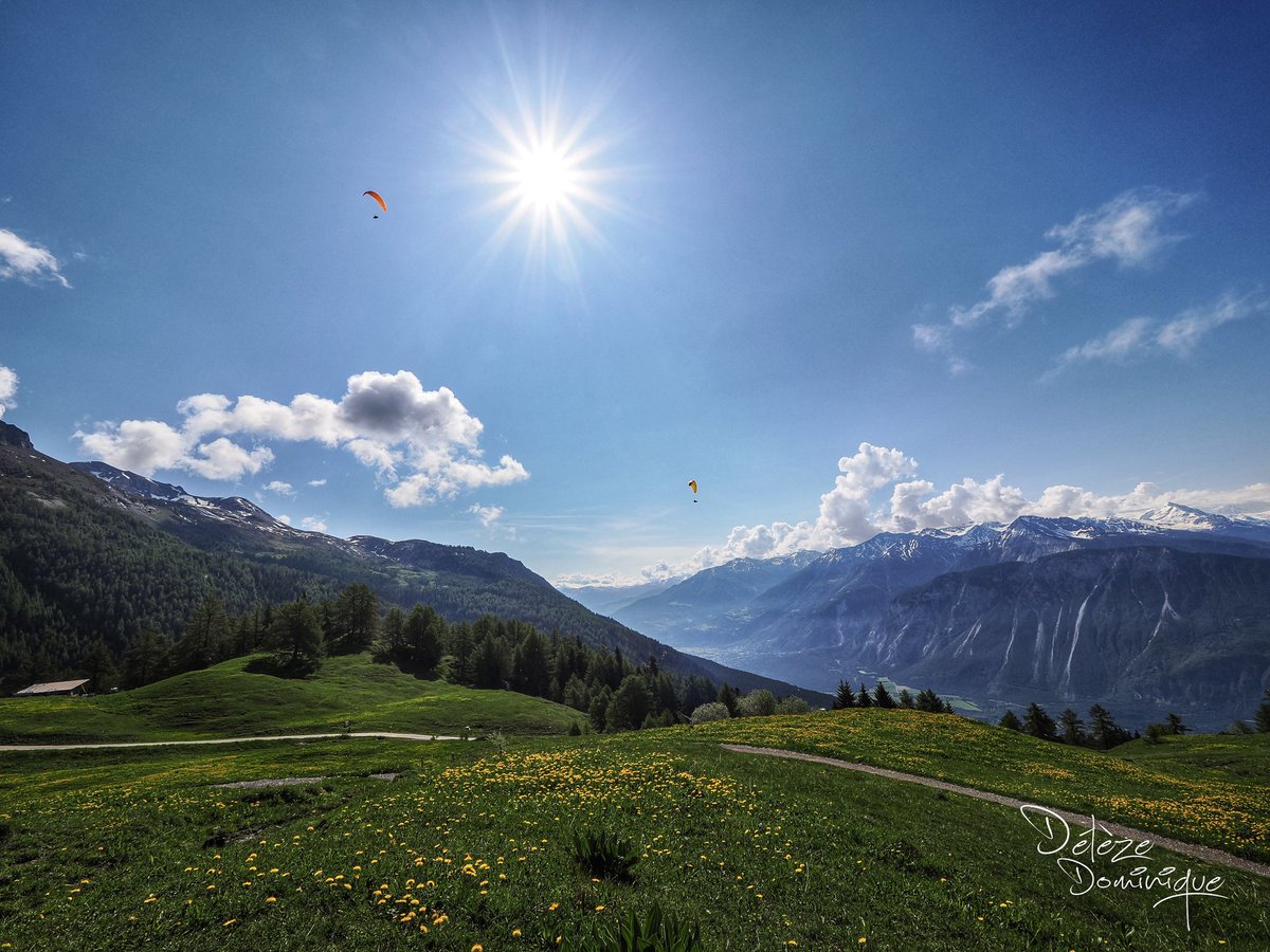 Merveilleux matin, Crans-Montana 😍😍🏔️🇨🇭
#valais #suisse #switzerland #schweiz #ineedswitzerland #landscapephotography #landscape #photooftheday #photography #paysage #mountains #naturebeauty #sunrise @MySwitzerland_e @Veronique_Kanel @valaiswallis @cransmontana