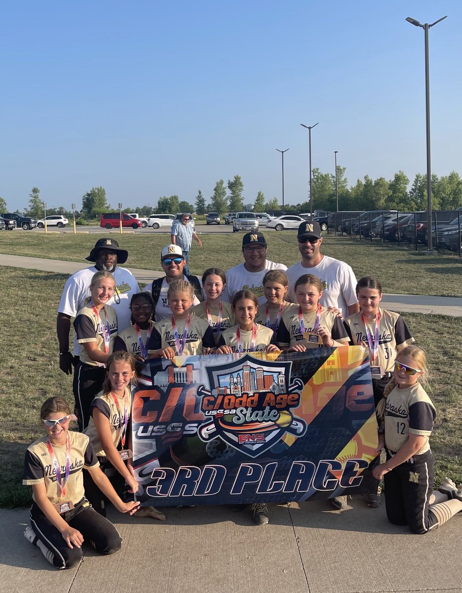 This past weekend our girls played up at 11u open state. They fought their tails off to go 5-3 and ended up 3rd out of 20. Beat the 4th,5th, 6th place teams who combined for 15 wins. Also beat the eventual state champs in pool play 11-1. 
So proud! #workersalwayswin