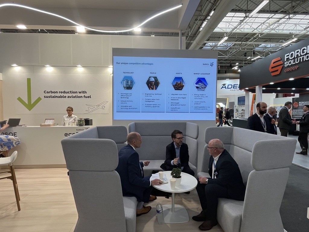 SasolSA's tweet photo. The Paris Air Show is the largest aviation trade show in the world and the perfect opportunity to meet with stakeholders from across the globe, working together to find ways to decarbonise our skies! https://t.co/5bQGsIyMlU #SasolecoFT #Enertrag #Decarbonise https://t.co/gRvrOXMcOR
