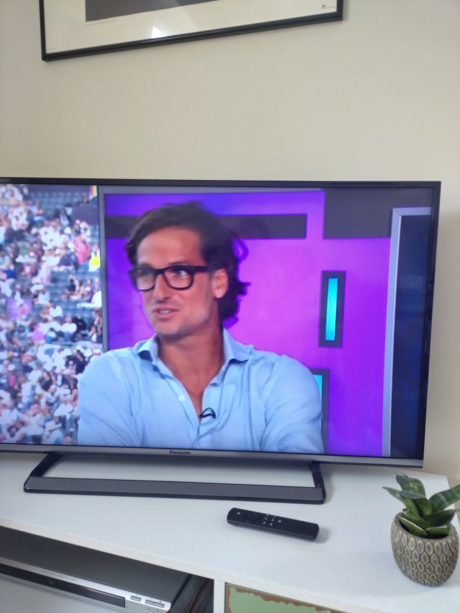 BusyE17tten's tweet photo. #tennis #queens Queen's Club 
Just turned to #bbc2 and mesmerized by this handsome guy. No idea who he is but I shall keep watching, hopefully I can find out! https://t.co/5Dlh6AMNUe