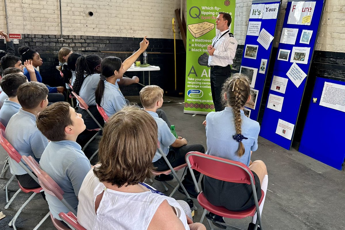 Congratulations <a href="/HaroldCourtPrim/">Harold Court Primary</a> and <a href="/DrapersMaylands/">Drapers' Maylands</a> for all the good work you did at  #haveringjuniorcitizens learning about Youth Produced Sexual Imagery and looking after the local environment, (as pictured) as well a 7 other workshops.