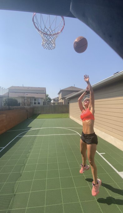 My kind of rim job https://t.co/8WkQzrywhw