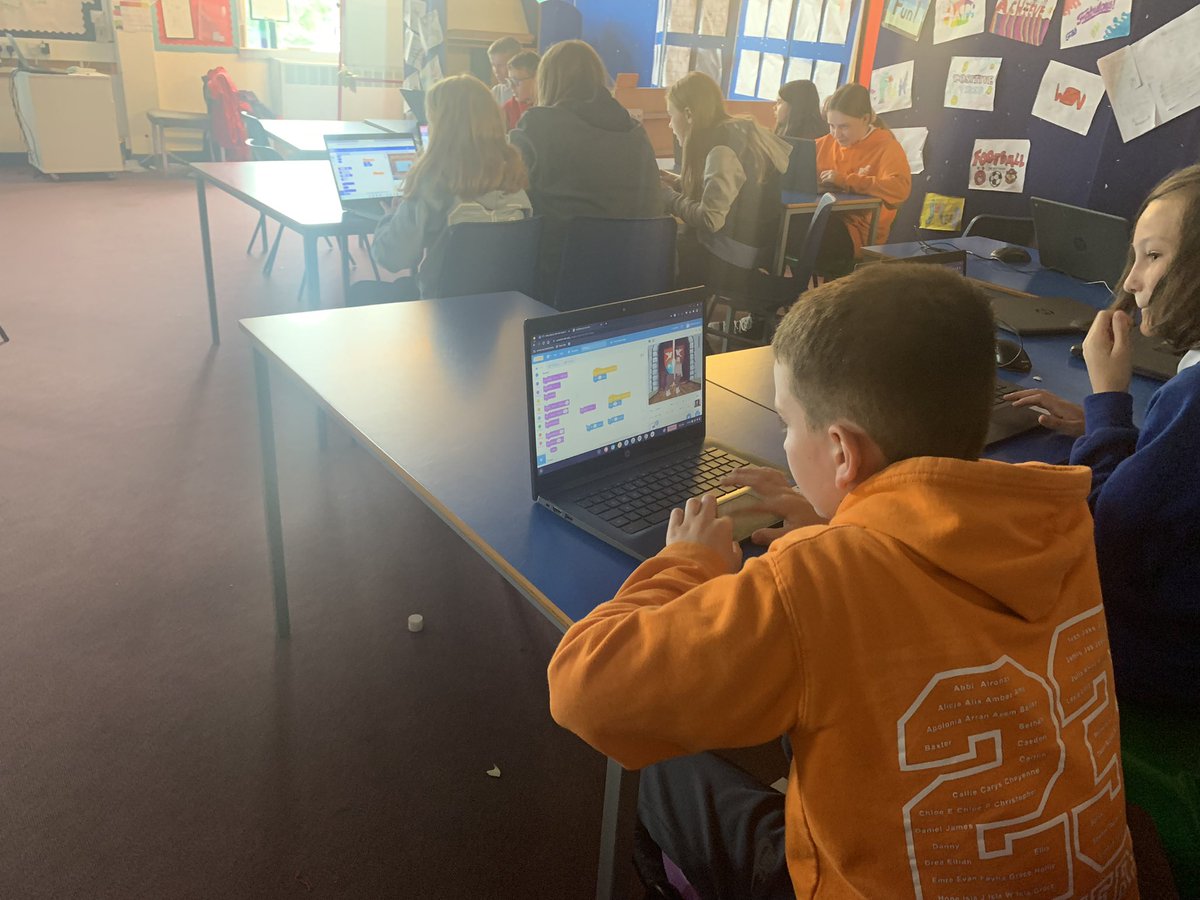 P7’s  1st afternoon of ‘Be The Teacher’ we’ve had Scratch, Blooket & Art experts share their talents and teach others! @DycePrimary @scratch @PlayBlooket #Leadership #PlayInUpperStages