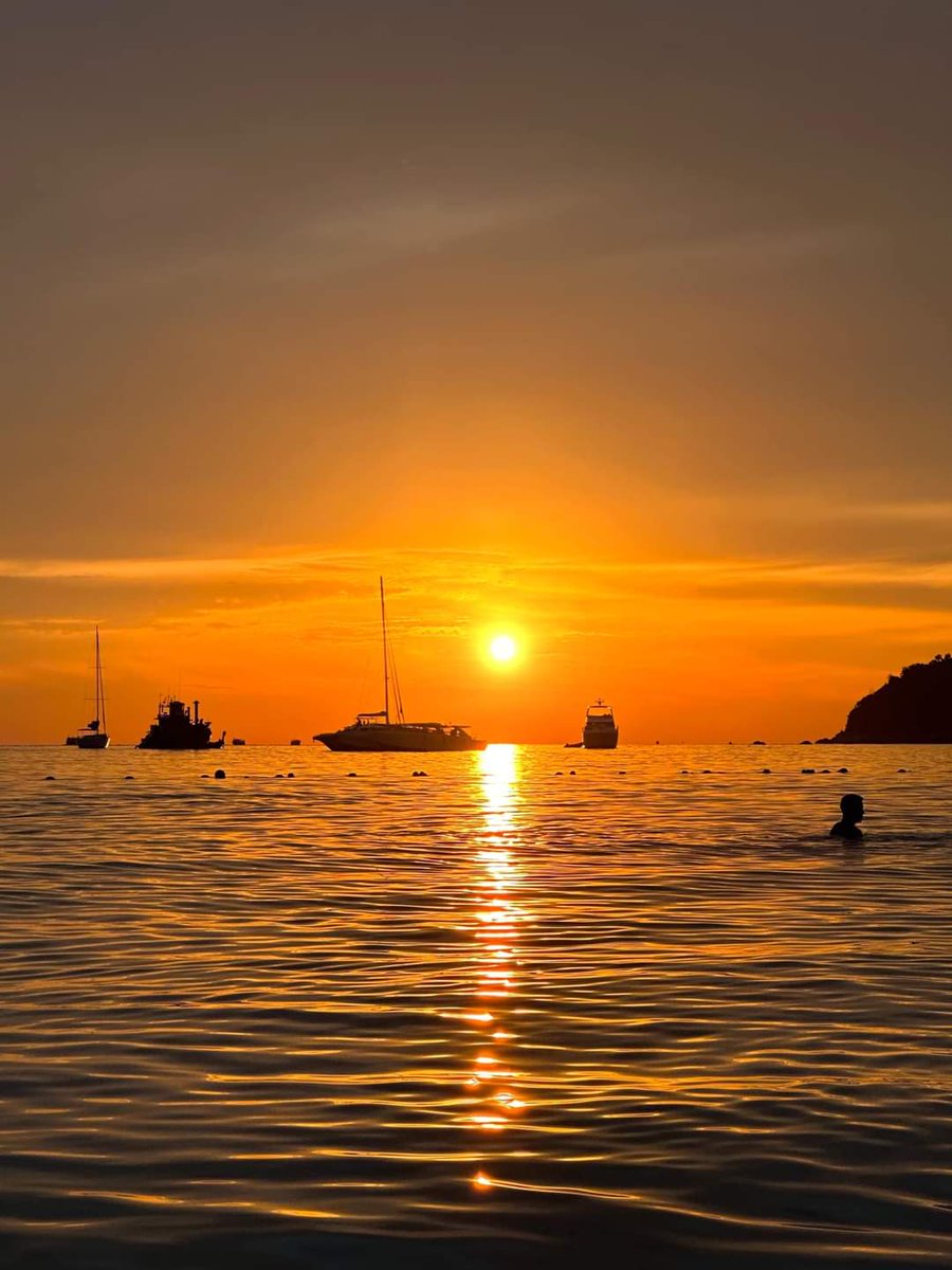 TravelJimat's tweet photo. KOH LIPE, MALDIVES OF THAILAND 🇹🇭 

Kami nak share sikit tentang koh lipe yang ramai jugak yang tak tahu. Koh Lipe ni ada 2 season. High season and low season. High season November hingga April, low season Mei hingga October. https://t.co/VTGcva5r1W