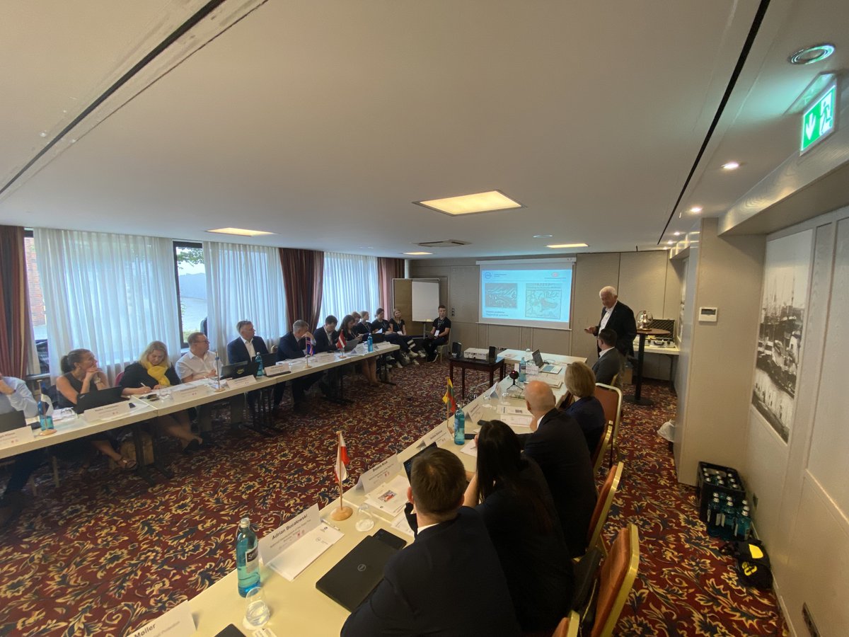 The conference on #volunteering in #civilprotection in #Hamburg is followed by a meeting of Directors General of the civil protection agencies of the @CBSSsecretariat Member States under the German🇩🇪#CBSSPresidency. @AuswaertigesAmt 
#CBSScivilsecurity