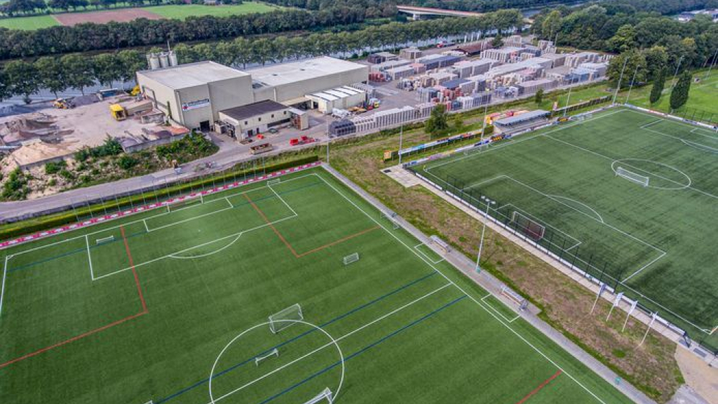 GL8 Media tweet media