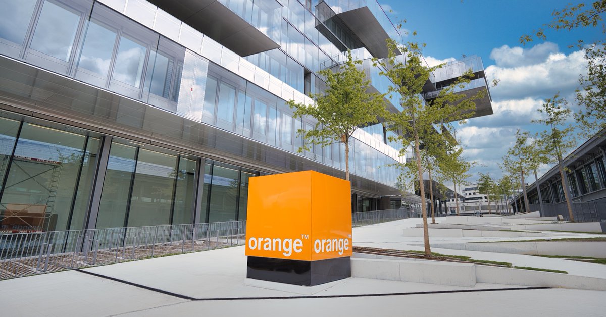 presseorange's tweet photo. Orange Business, Orange Cyberdefense et Palo Alto Network unissent leurs forces pour fournir une offre SASE managée cloud-native aux entreprises. 🤝