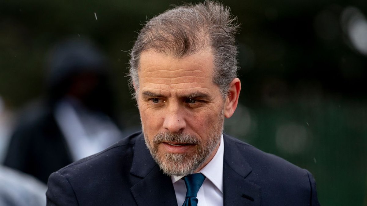 BREAKING: Hunter Biden, son of US President Joe Biden has been charged with Federal Tax and Weapons offences. 

#biden #Scandal