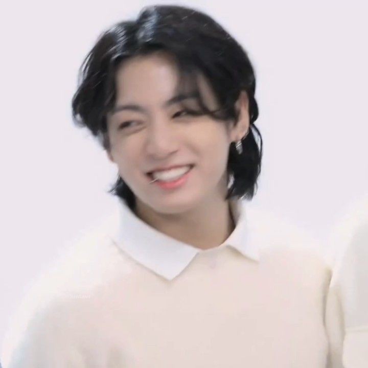 VKFLORAL's tweet photo. #taekookau
Years later, they are invited to their highschool reunion, and Jungkook goes

He meets the same people who mocked him for his stutter

"Oh, look who's here! Did Tae actually dump your ass?" The girl laughs

He doesn't say anything.

Just flashes the ring on his finger. https://t.co/YUfXsJEvTK