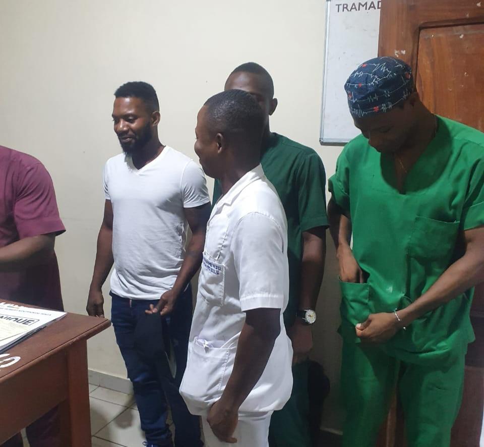 hemjp30's tweet photo. *Bénin Tragédie Au Stade MK : En Bon Capitaine Sessegnon Fait Un Geste De Cœur*
#Stephane_Sessegnon @wasexo #Bénin #Cotonou #CNHU @AblamGnamesso @adjaoali
@Senegal_rt @FootballSenegal
https://t.co/mTAJCnDhnL https://t.co/tlQVn8rMva