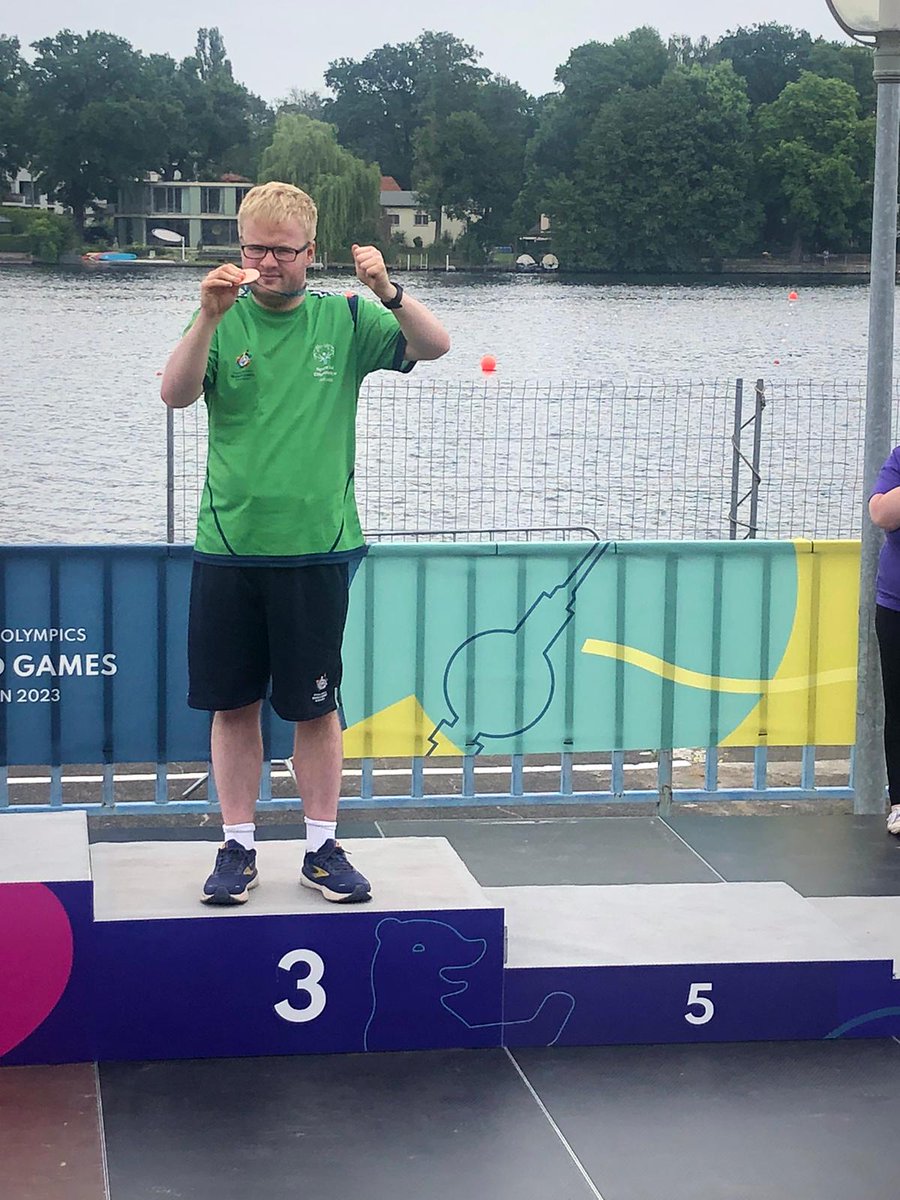 🥉Medal alert!🥉

Congratulations to Eoin O Connell, a member of our Dublin swimming hub and the D6 Special Olympics Club, from Dundrum, Dublin, who took home bronze in yesterday's Open Water Swim 1,500m at the World Special Olympic Games 2023.

#VisionSportsIRE
