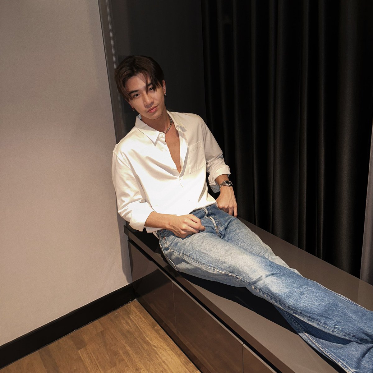 เสื้อเชิ้ตกับกางเกงยีนส์ ดีไม่ไหวว หล่อเกินน เขาหล่อและรวยมาก😭😭

Cr. IG perthppe 

#KDPPE
#PerthTanapon
