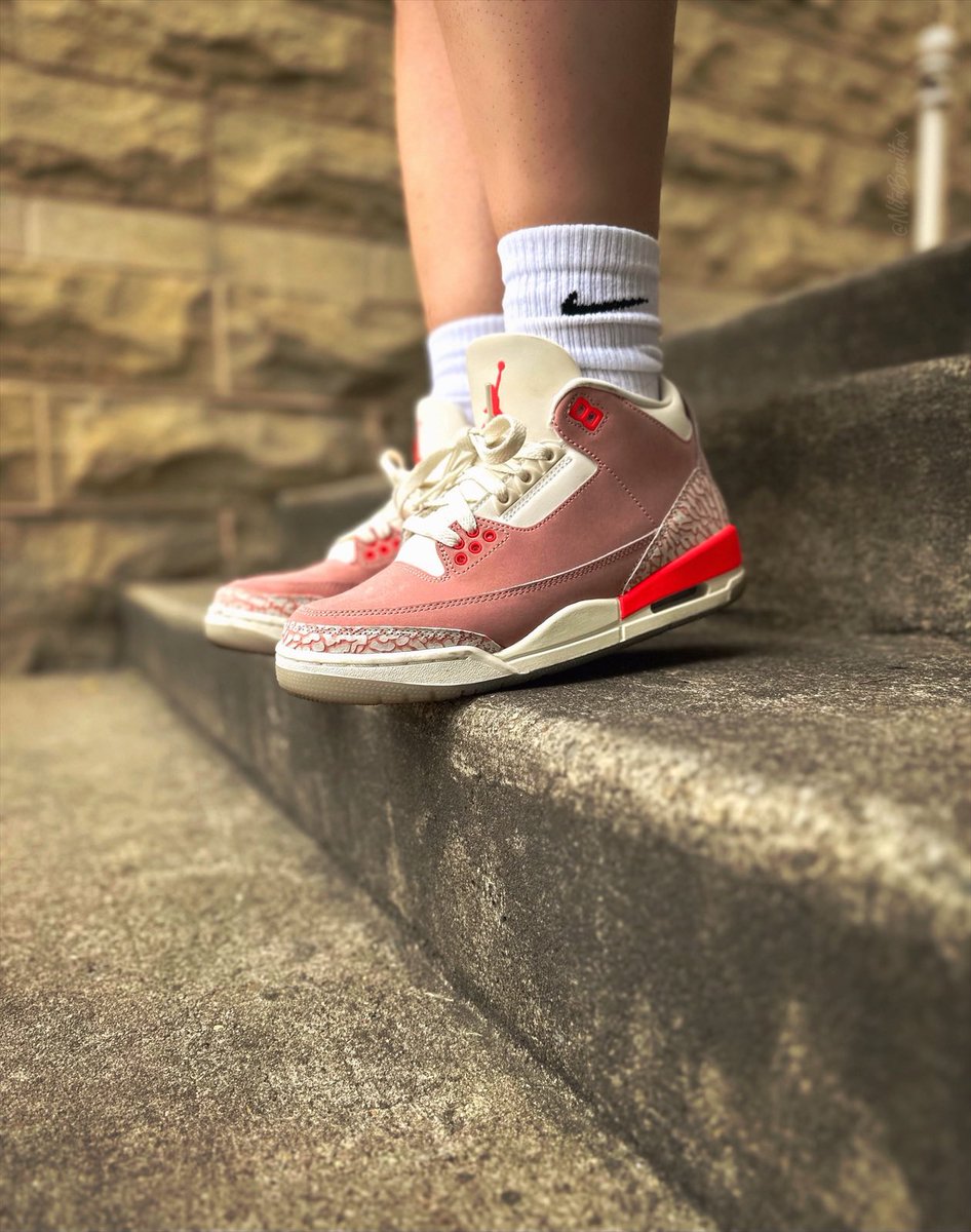 Rust Pink 3 
#kotd #snkrsliveheatingup #snkrskickcheck #atmoscollectorsclub #photooftheday #yoursneakersaredope #nike #snkrs #jordan #photography #PhotographyIsArt