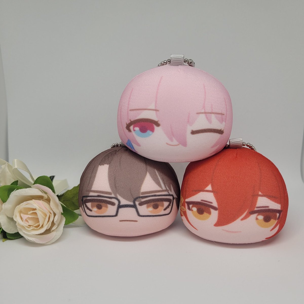 Quickest pictures in the world but HSR manjuus are here! 

Come get them at SMASH table J13! 

(I also have additional characters as badges!) 

#HonkaiStarRail