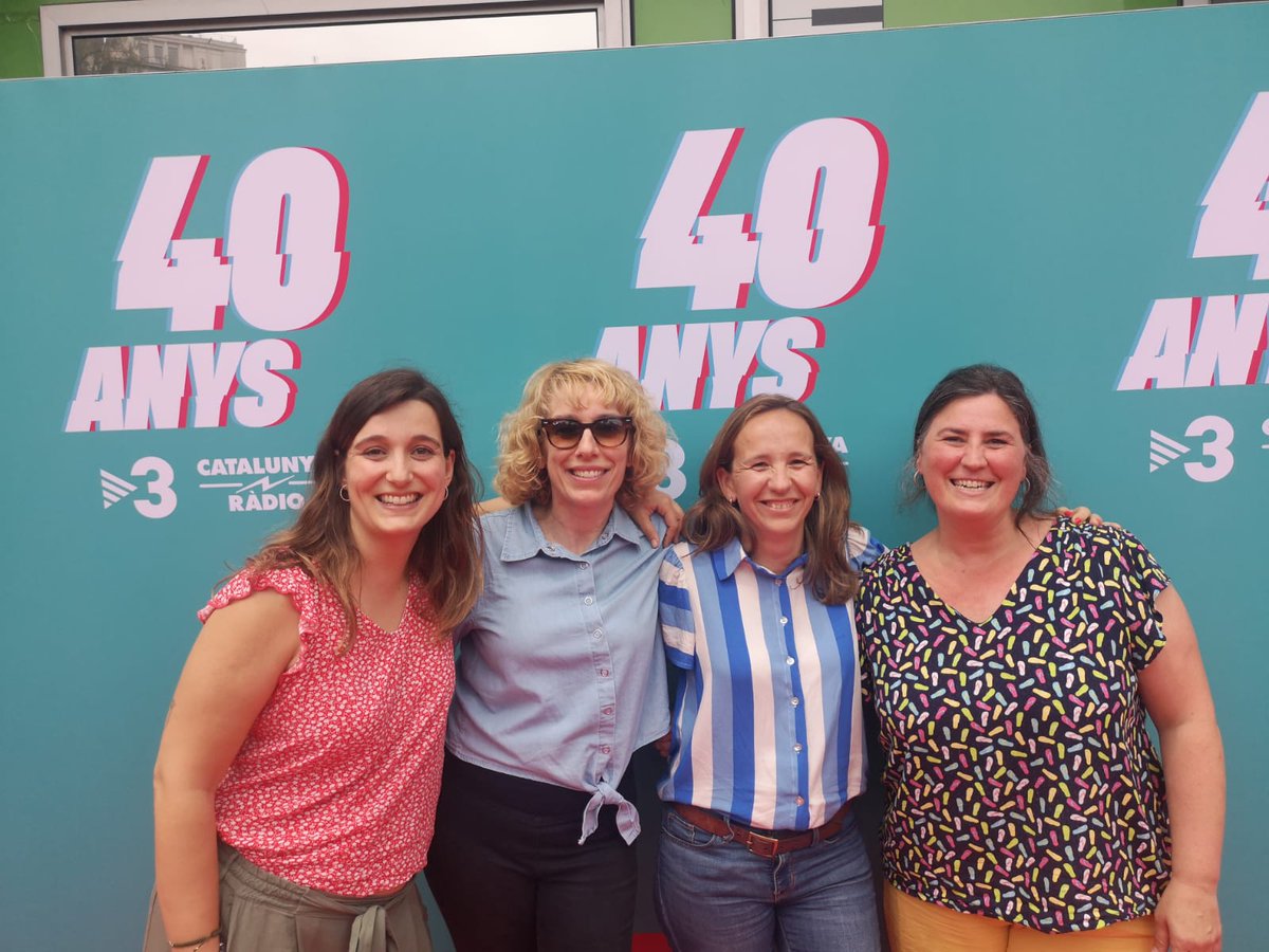 L'equip del programa també celebra #40CatRàdio. Per molts anys més de servei públic!
