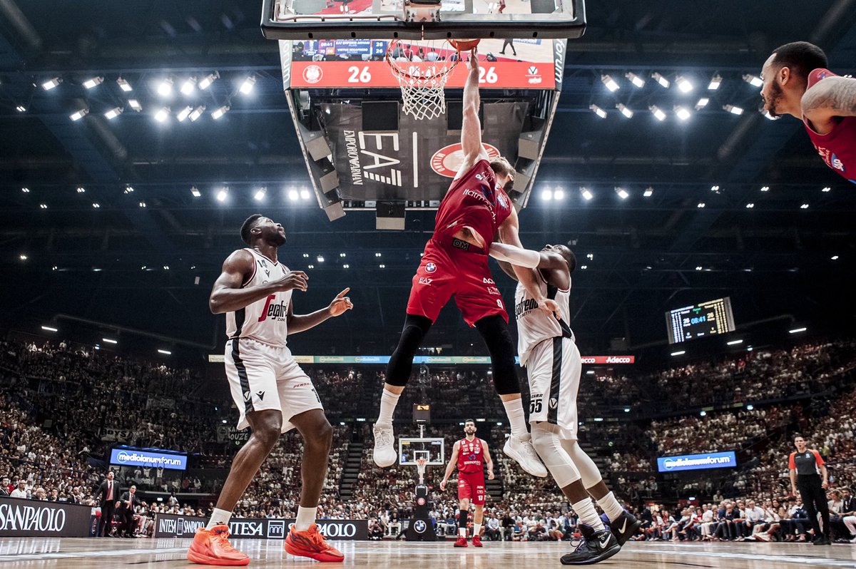 OlimpiaMI1936's tweet photo. Nicolò Melli è diventato il quinto rimbalzista difensivo nella storia dell'Olimpia in Serie A superando John Gianelli! 💪🏼

Davanti a lui Dino Meneghin, Vittorio Ferracini, Mike D'Antoni e Bob McAdoo ⚪️🔴

#insieme #LBAFinals #NikMelli #ForzaOlimpia 
@NikMelli https://t.co/uL9cdROKRp