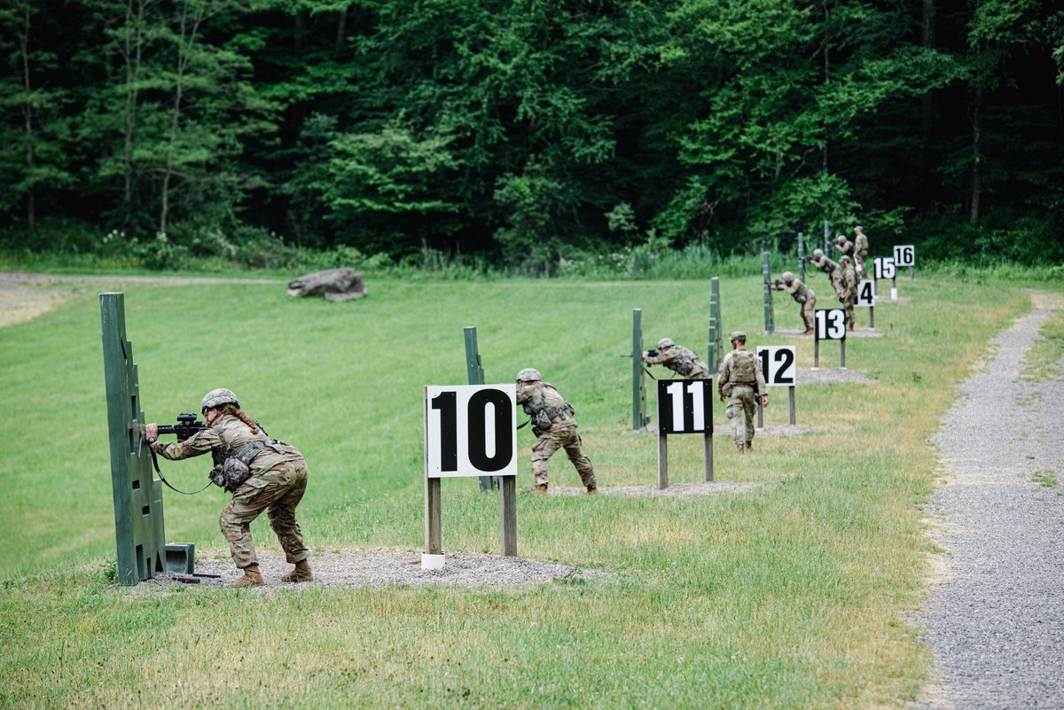 WestPoint_USMA's tweet photo. Soldiers from the 82nd Airborne Division, 1st Brigade Combat Team, conduct Basic Rifle Marksmanship (BRM) training for Yearlings during Cadet Field Training!

📸: Chris Hennen/USMA PAO-VI
📸: Eric Bartelt/Elizabeth Woodruff/USMA PAO

#westpoint #beallyoucanbe #DutyHonorCountry https://t.co/GCWaO6dIWa