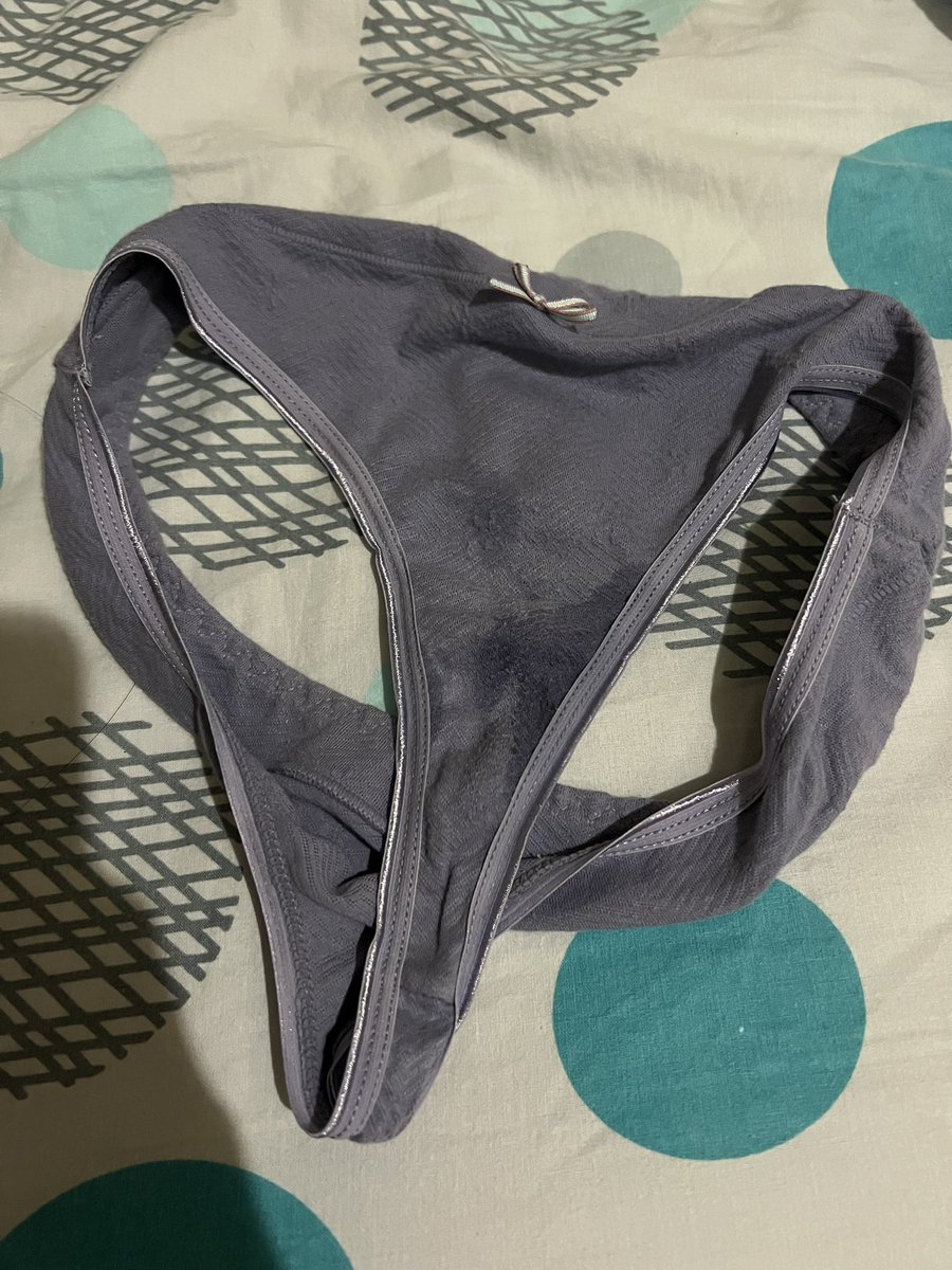 那天在车摩羯男的手技太厉害 回家一脱内裤吓到 湿了一大片 😮‍💨 来临的周末和他出去两天一夜 不懂会有什么故事 🌚 
我的原味内裤还有在卖哦～ 有兴趣的可以私信 🤭 #malaysia #asian #asia #sexy #malaysian #马来西亚 #性感 #反差 #情趣 #性瘾 #淫乱 #淫荡 #骚 #调教 #自慰 #射屏 #骚货 #反差婊 #贱